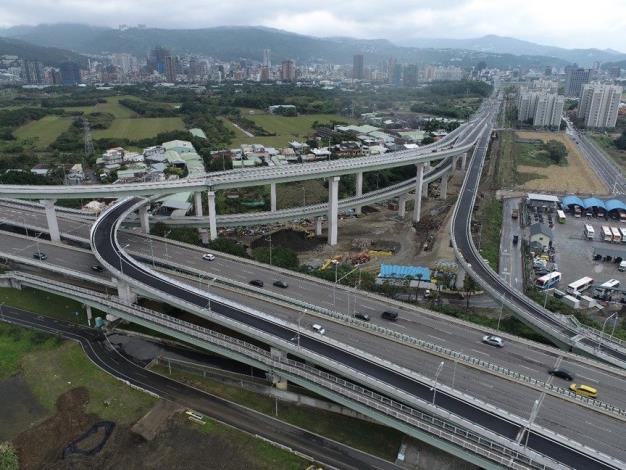 圖2福國路延伸段增設匝道銜接洲美快速道路 完工照片1
