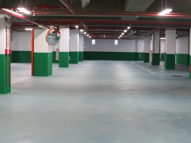 圖6 室內停車場