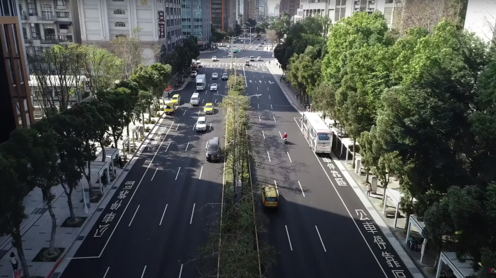 圖4. 「臺北市忠孝東路等東西軸線路段及周邊人行環境改善工程」完工空拍照