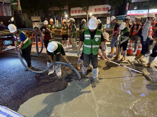 圖4 半剛性施工中-灌注水泥漿體