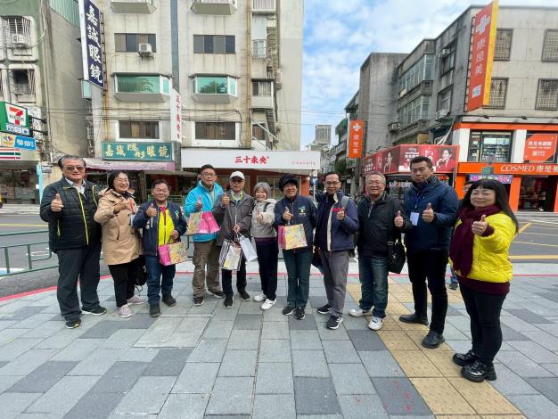 圖1 新工處林昆處處長及在地里長與臺中市政府參訪團代表合照