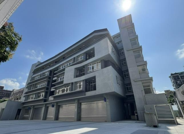 Picture 5. Completed project rendering – North façade (2)
