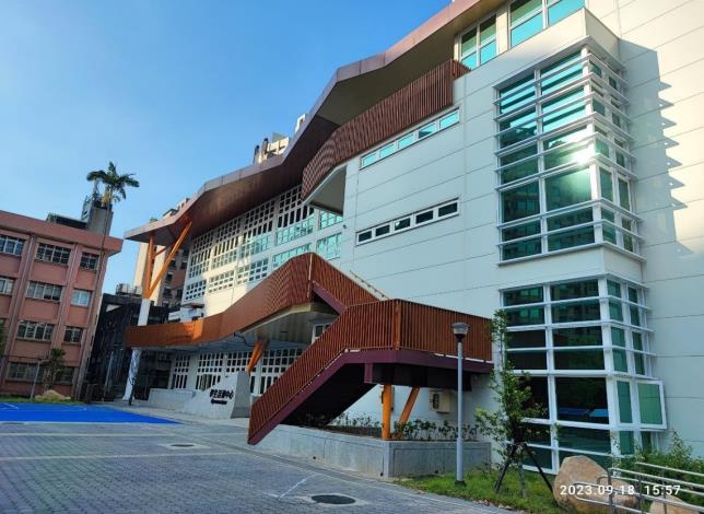 Photo of the Taipei Beitou Junior High School Activity Center New Construction Project upon completion (2)