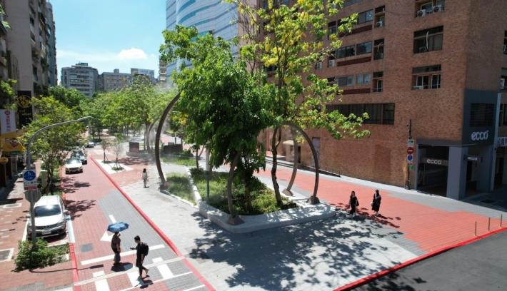 Photo 1 of the Liugong Green Corridor Pedestrian Environment Improvement Project upon completion