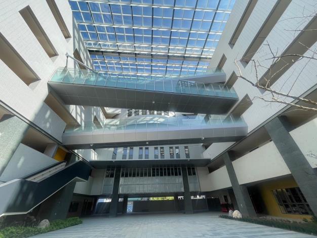 Photo 2 of the Taipei Municipal Daan Junior High School Comprehensive Teaching Building New Construction Project upon completion