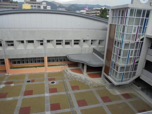 Photo 2 of the Taipei Municipal Neihu Junior High School Comprehensive Building New Construction Project upon completion