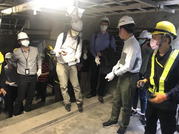 Picture 5. Onsite visit of the inner common ducts of Songshan Line.JPG