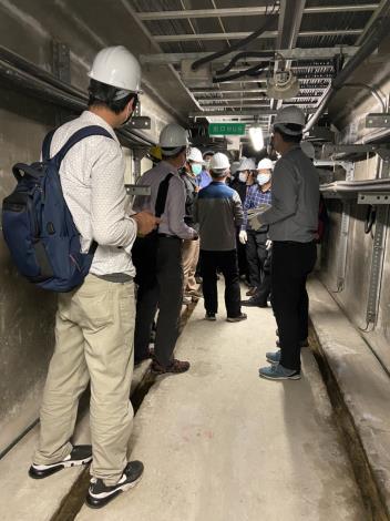 Picture 6. Onsite visit of the inner common ducts of Songshan Line