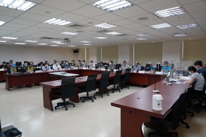 Fig. 3. Representatives from the Directorate General of Highways, MOTC, being briefed at Taipei City Hall during the internal operations evaluation on May 18, 2022