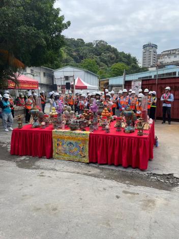 Prayer ritual at the topping-out ceremony of Nei-Hu Junior High School New Multipurpose Building Project