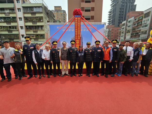 Picture 6. Group photo with distinguished guests