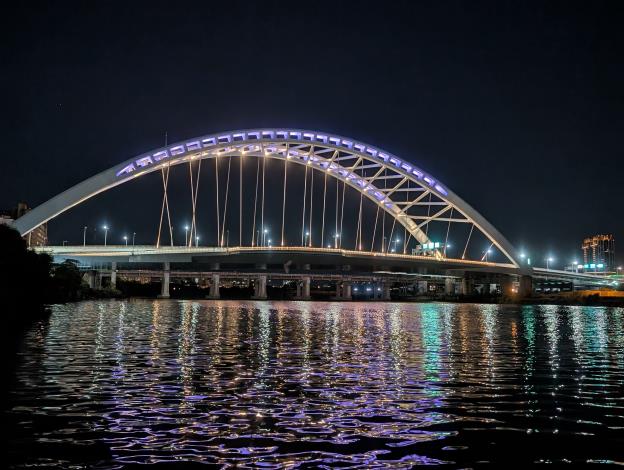 Figure 5. Nighttime architectural lighting at the Taipei side of Zhongzheng Bridge
