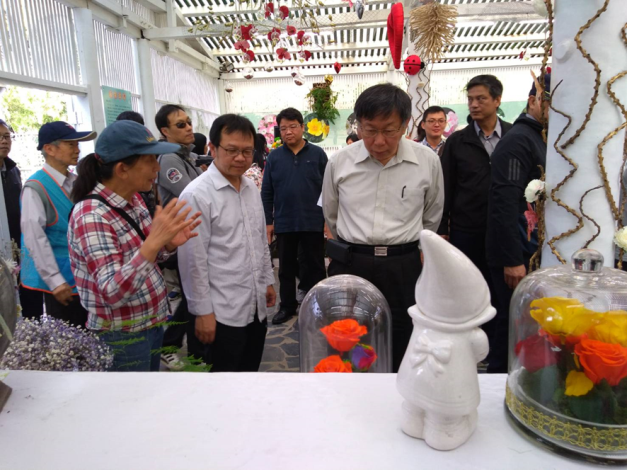 圖1. 柯市長參觀士林官邸玫瑰展~永生玫瑰