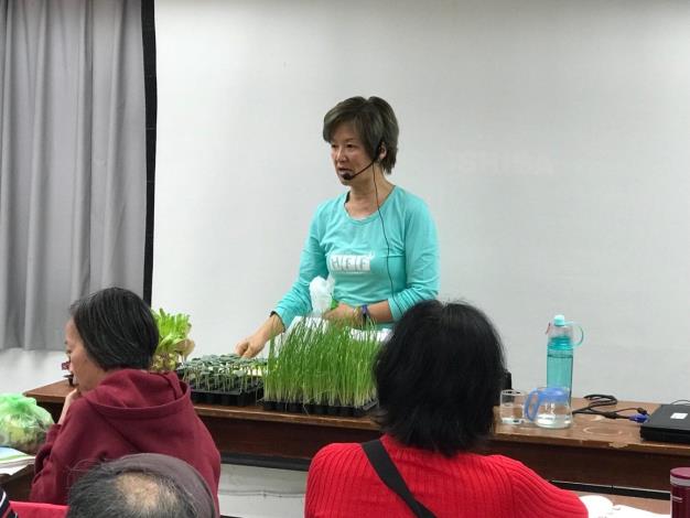 圖2.青年公園綠化教室-邀請陳沅蓀老師帶領學員一同進入田園世界