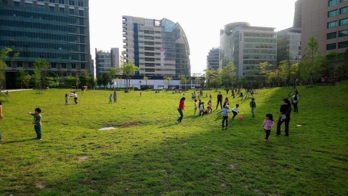 照片04：大港墘公園-關山大草原提供假日全家放鬆好去處