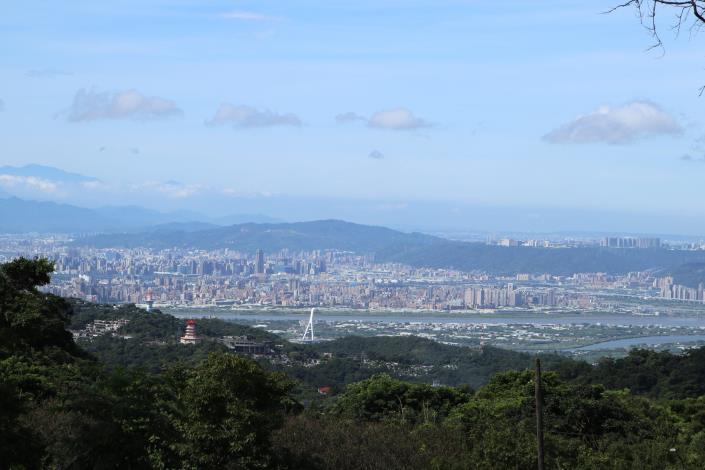 圖2. 花鐘廣場周邊景色