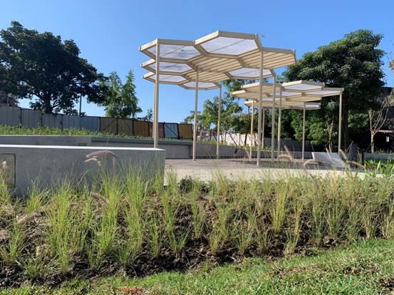 圖3.於公園內設置操作花台並結合棚架創造一處休憩空間，創造更親近之手栽香花香草體