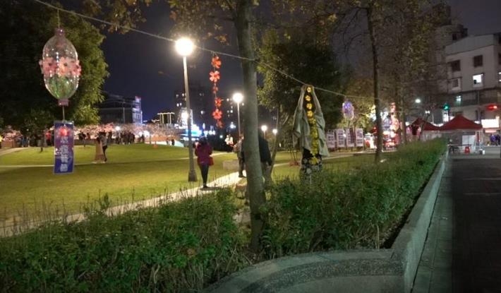 夢想社區於樂活公園布置燈籠