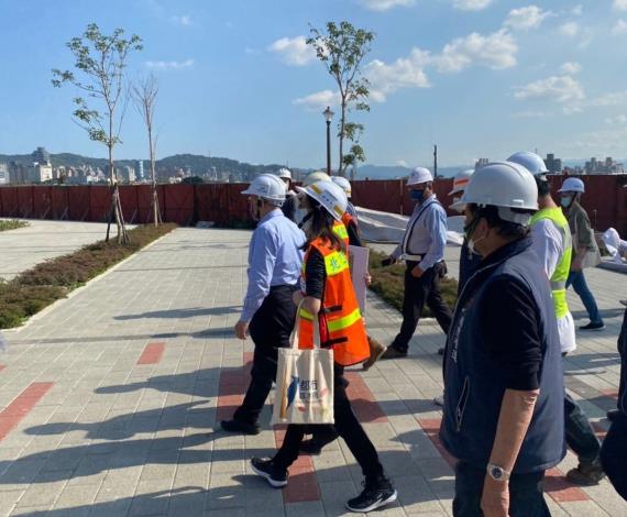 圖3.市長巡視工四公園施工狀況