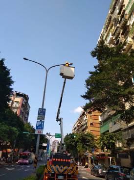 高空作業維修-燈