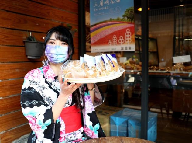 圖四、維也納麵包烘培坊特製薰衣草堅果乳酪麵包和手工餅乾