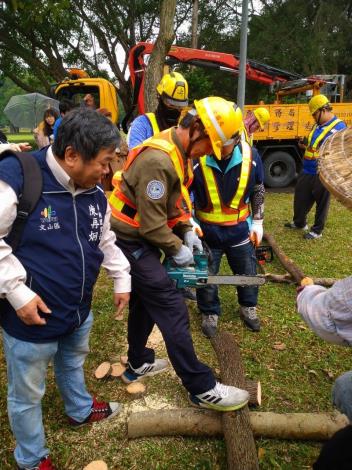 (圖3) 實地演練教育救災尖兵親自上場 ，為防災注入強心針_0