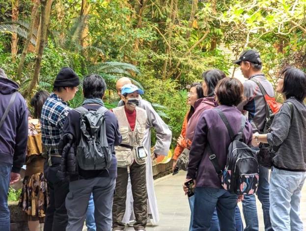 圖15.民眾可於臺北典藏植物園官網預約免費專業志工導覽。