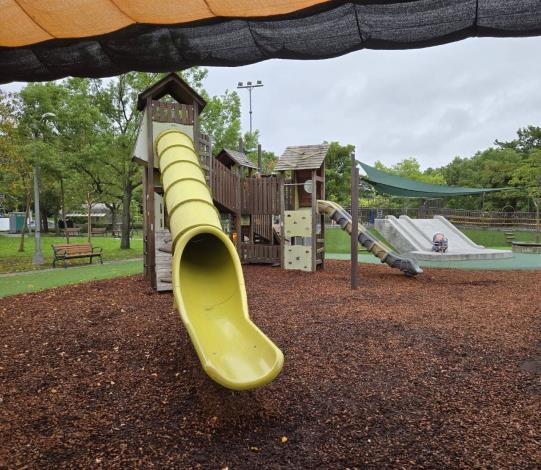 大安森林公園自然鋪面遊戲場
