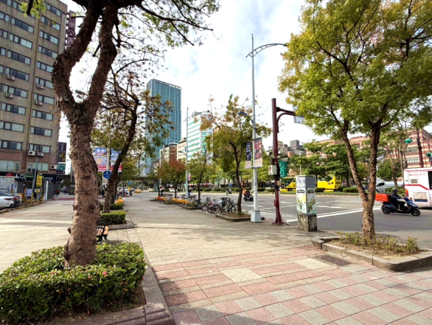 (圖片4)以宮粉仙丹為複層式栽植