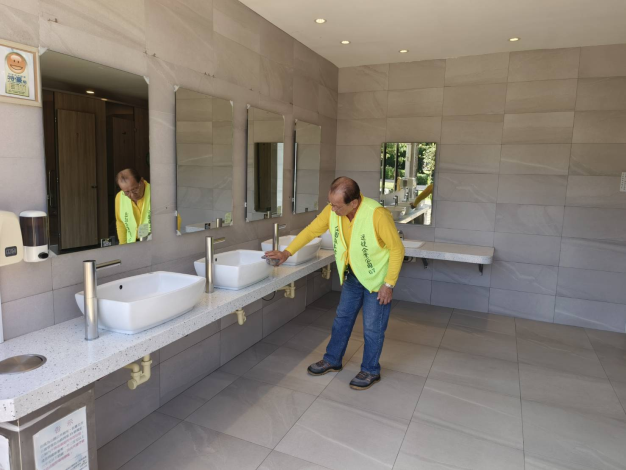 圖四、美崙公園的洗手台明亮無水漬