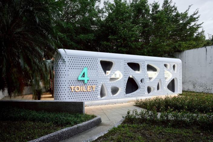 圖片19：青年4號廁所