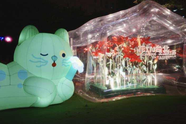 圖6_ 「春之幻境溫室」在夜間發光，成為城市焦點