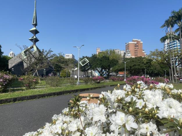 圖7.杜鵑花-公園裡春天的要角，怎少得了她。