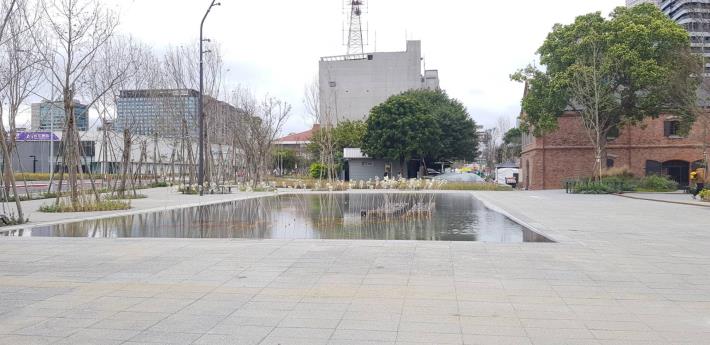 交八土建工程-鏡面水池