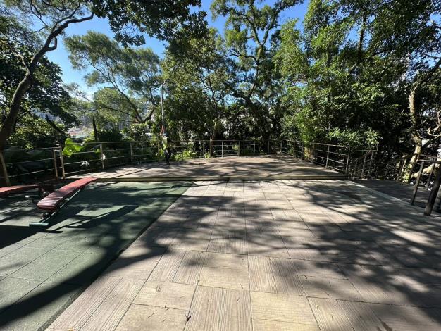 內湖66號公園-塑木景觀平台1