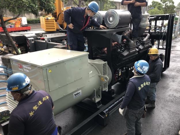 112年新設緊急發電機(2000KW，2台)進場