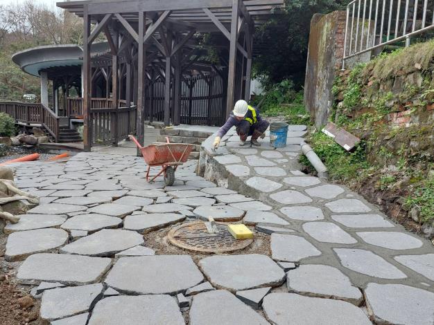 陽明山前山二公廁-男浴室公共污水管線施工復舊情形