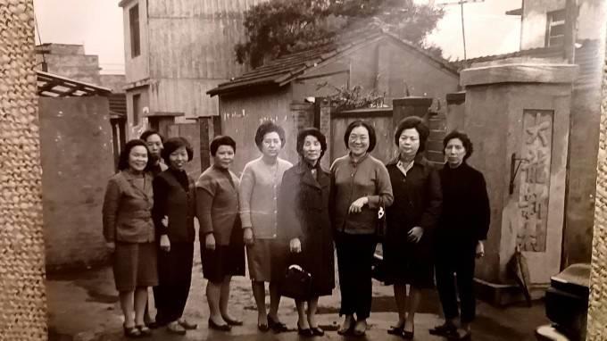 大龍新村門口（李汝峰先生提供）