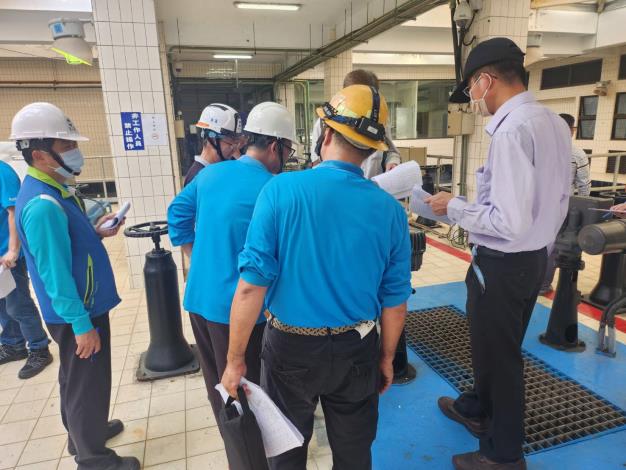 八里污水處理廠設備點交會勘(回收水微篩機)