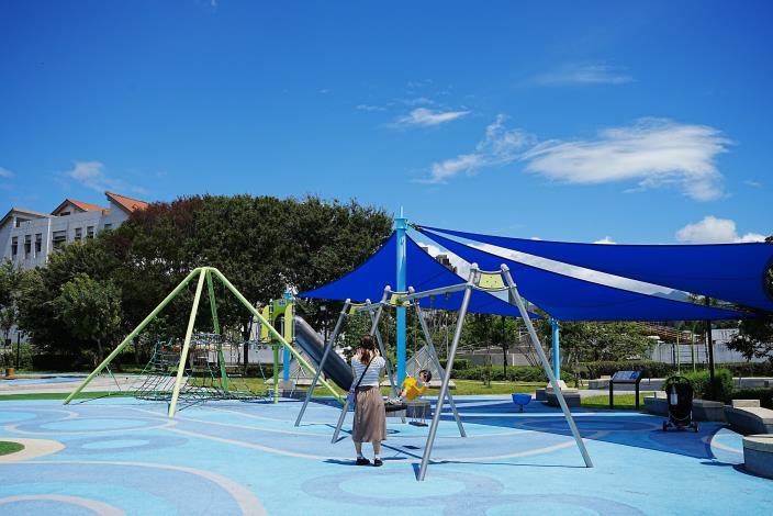 迪化休閒運動公園共融式遊戲場.JPG