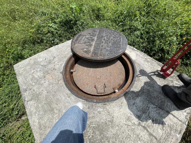 過河段雙層蓋污水人孔完成防颱前維護、潤滑及鎖固作業