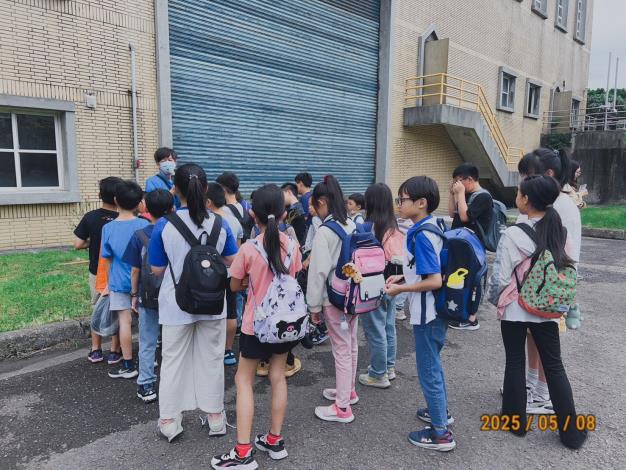 學生參觀八里污水處理廠