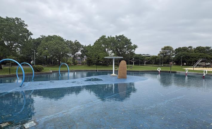 戲水池