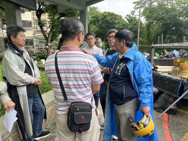吳里長為萬美出租國宅污水接管積極協調