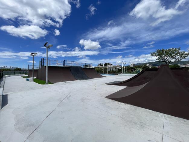 內湖休閒運動公園極限運動場完工