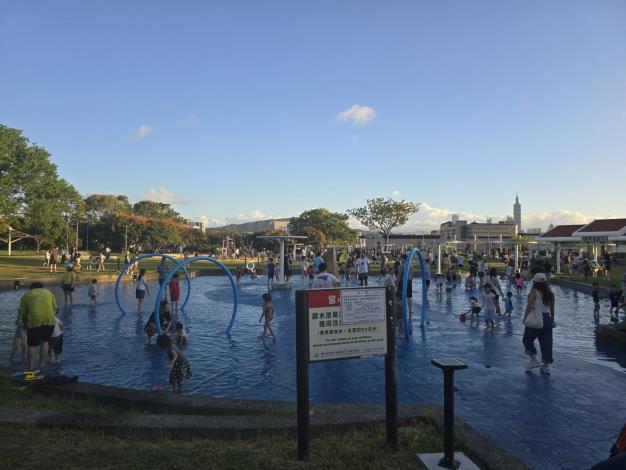 內湖運動公園-戲水池