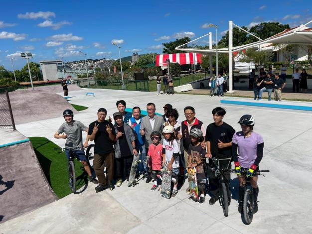 內湖休閒運動公園挑戰遊具區，以「平衡、探索、跳躍、攀爬」為主題，帶給不同年齡層運動的樂趣