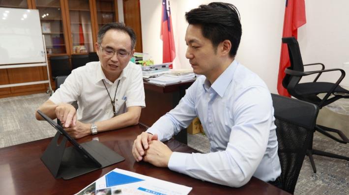 Taipei Mayor Chiang Wan-a praises the system’s contributions to operational support and work efficiency