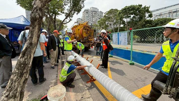 Live demonstration of the Spiral Wound Pipe Rehabilitation (SPR) method