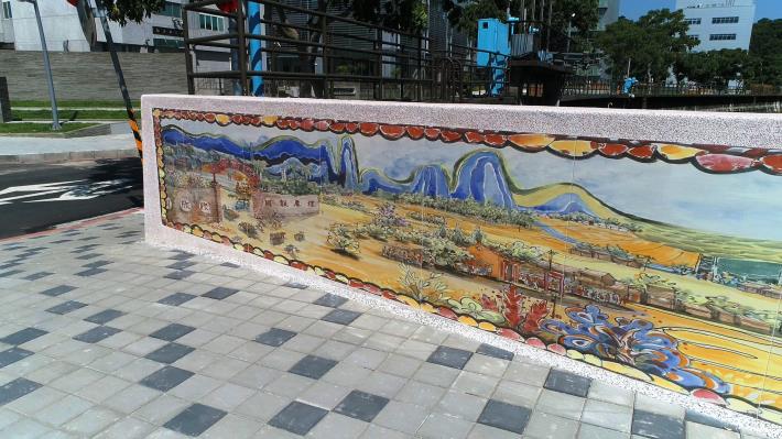 潁川福同老師巧手生動的畫作為街景帶來鮮明的美好感受